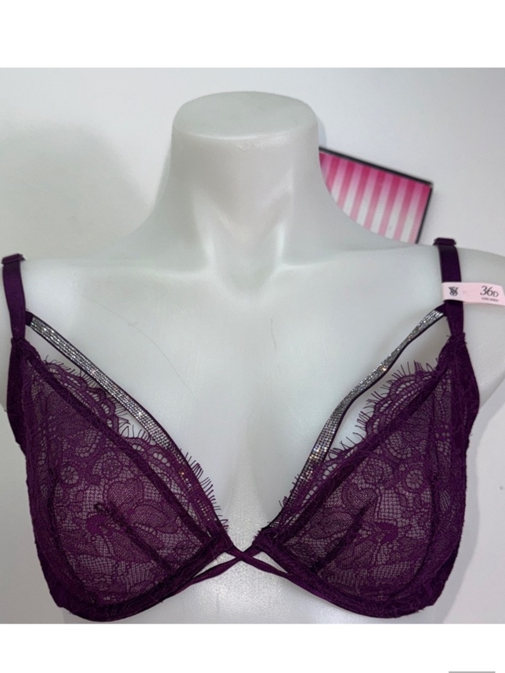 Victoria's Secret Deep Purple Lace Bra  36D NWT